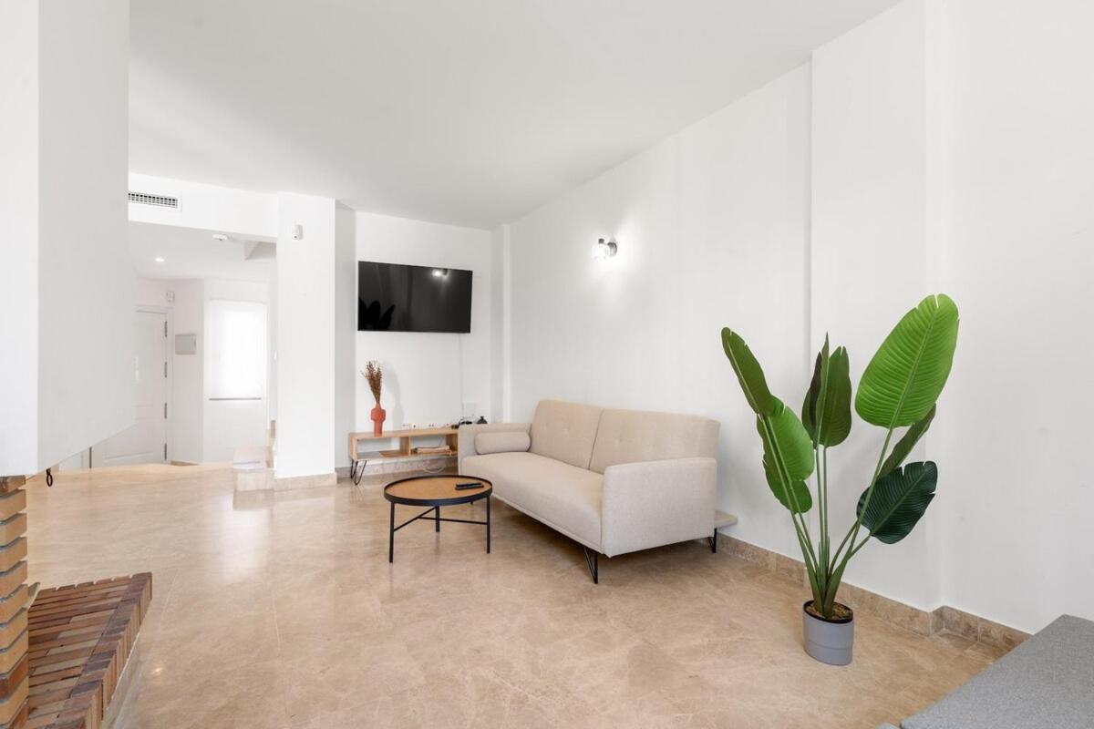 Explore Life At Naranjos - Rdr453 Holiday home Marbella